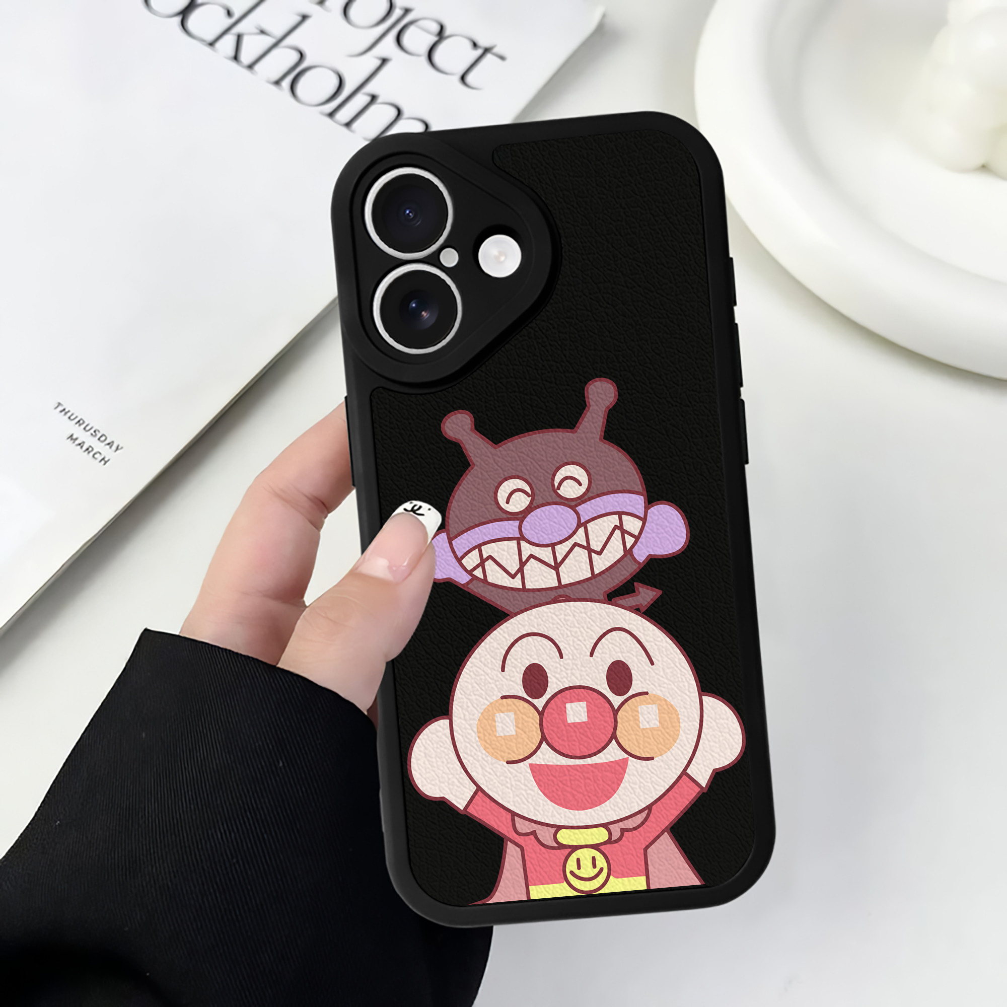 （画像用） アンパンマン Anpanman 【iPhone 16シリーズ対応】シリコンスマホケース（レザー調） 材質：シリコン
